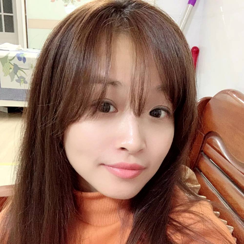 青栀谦让的照片