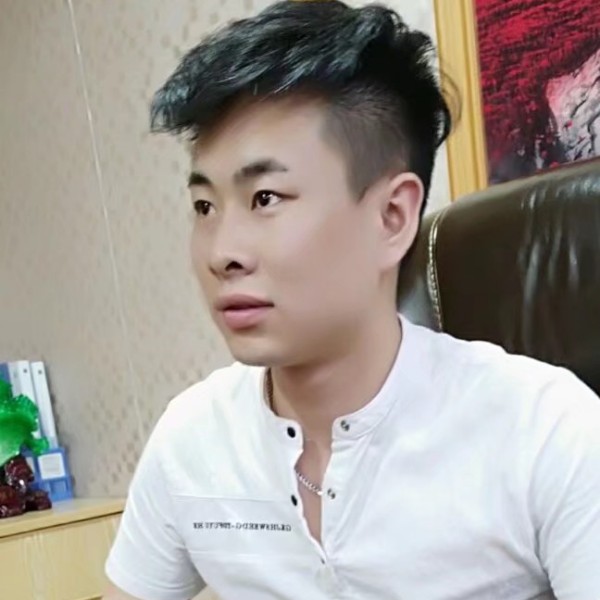 故意凝眸万宝路的照片