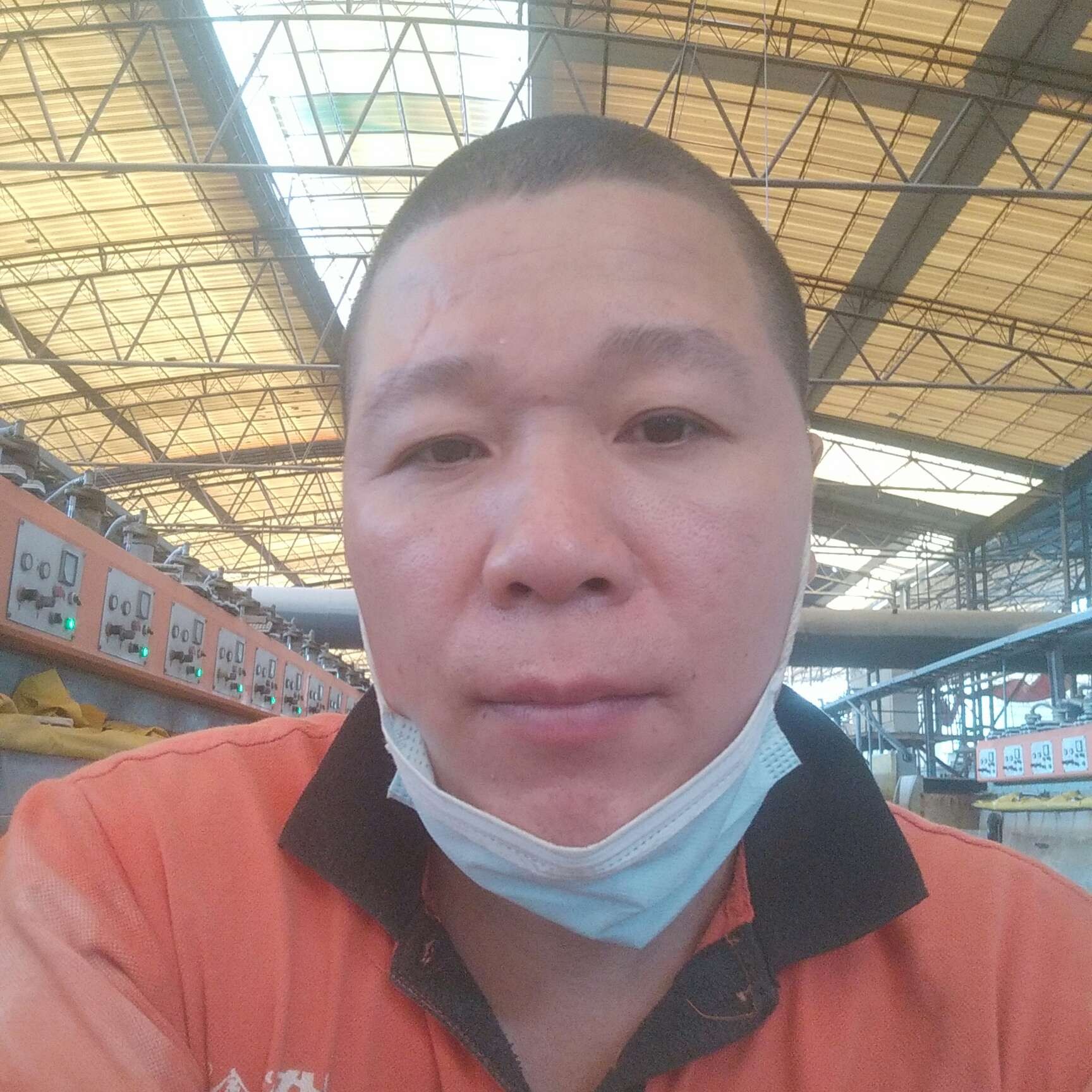 微笑迎老鼠的照片