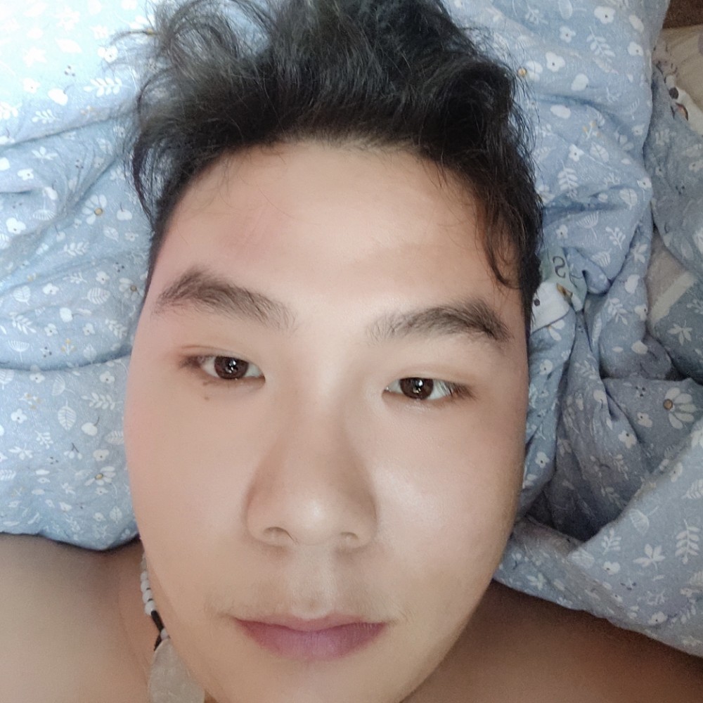 热情邂逅微笑的照片