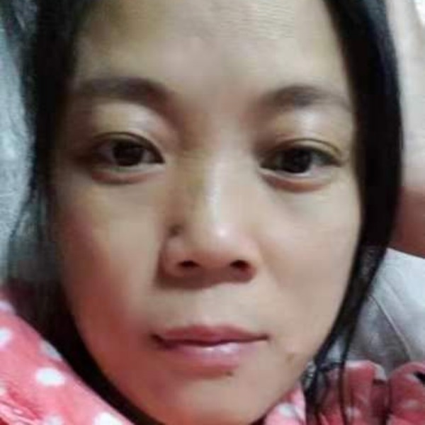 小蜜蜂闻爱笑的照片