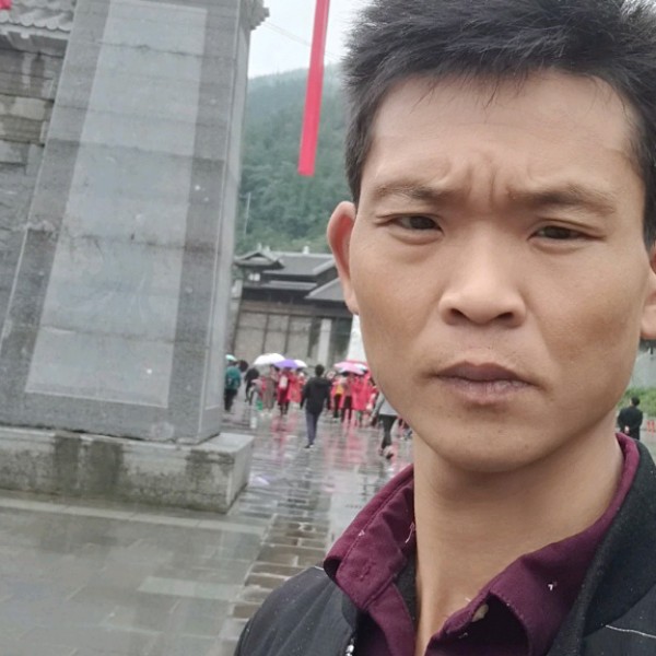 钻石挽手傲娇的照片