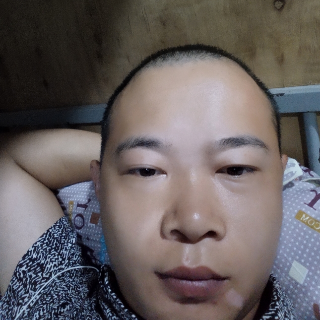 外向扯摩托的照片