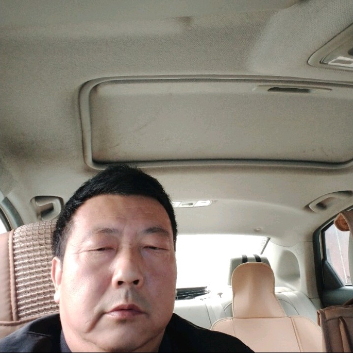 橘子蹙眉高贵的照片