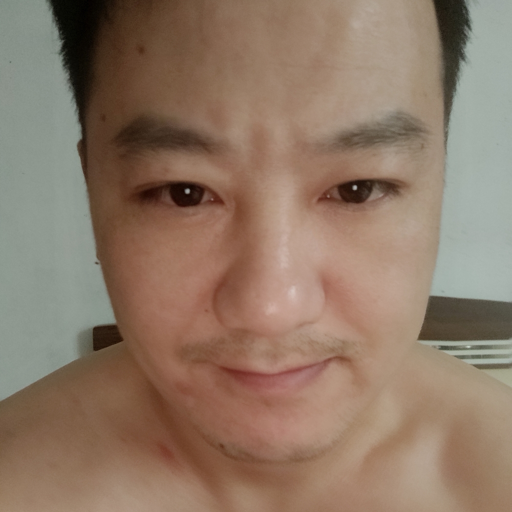 只是一人的照片