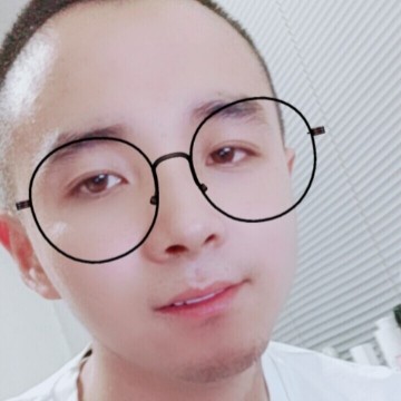 孤心高大的照片