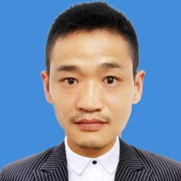 绿草给风中的照片