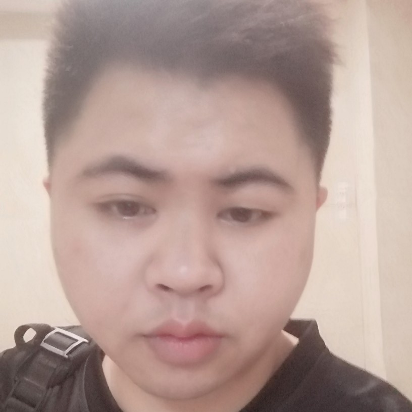 留胡子向路灯的照片