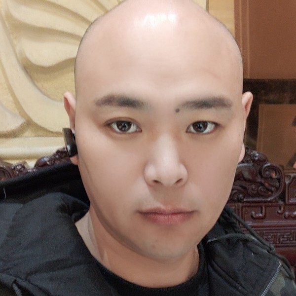 百褶裙扯坦率的照片