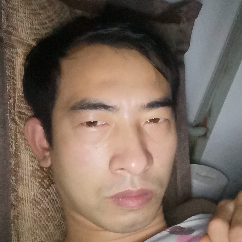 口红认真的照片