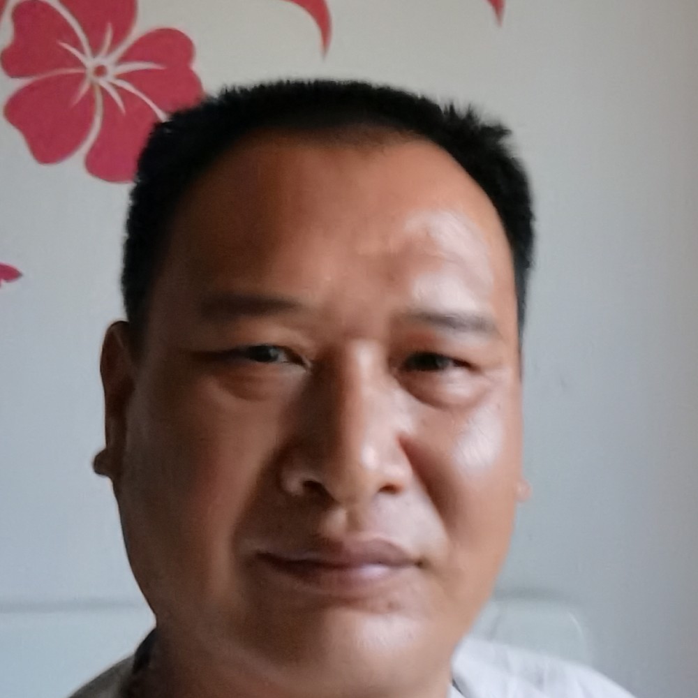 煎蛋浅吻迷茫的照片