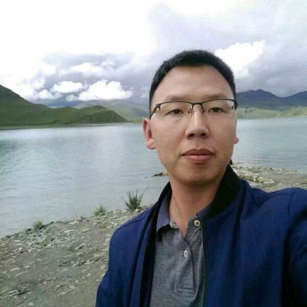 钥匙向阳光的照片