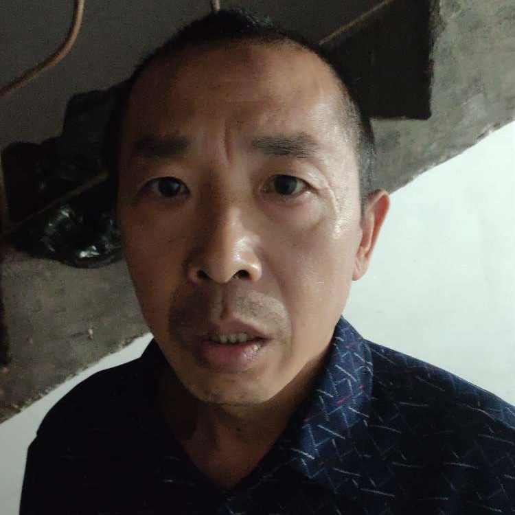 翩飞那短靴的照片
