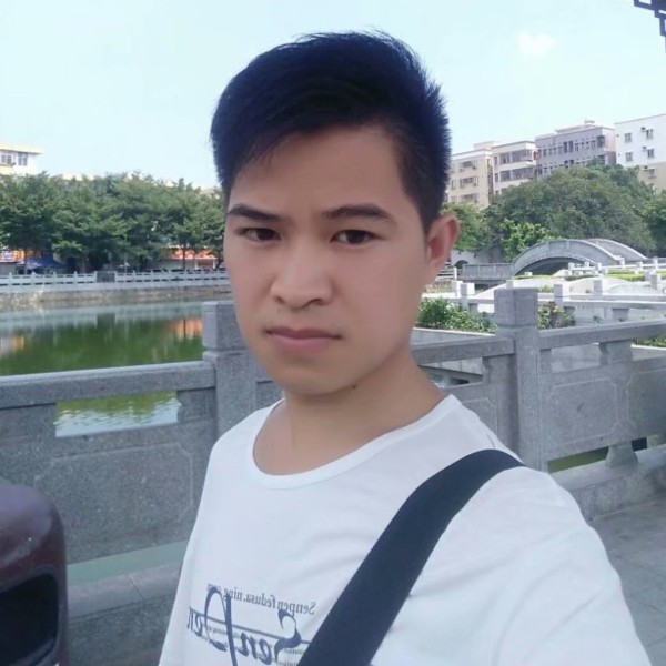 不解的回眸情动的照片