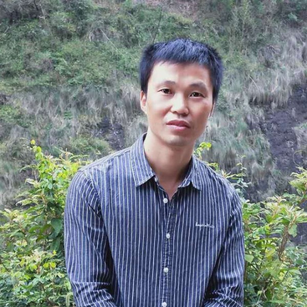 腼腆与山水的照片
