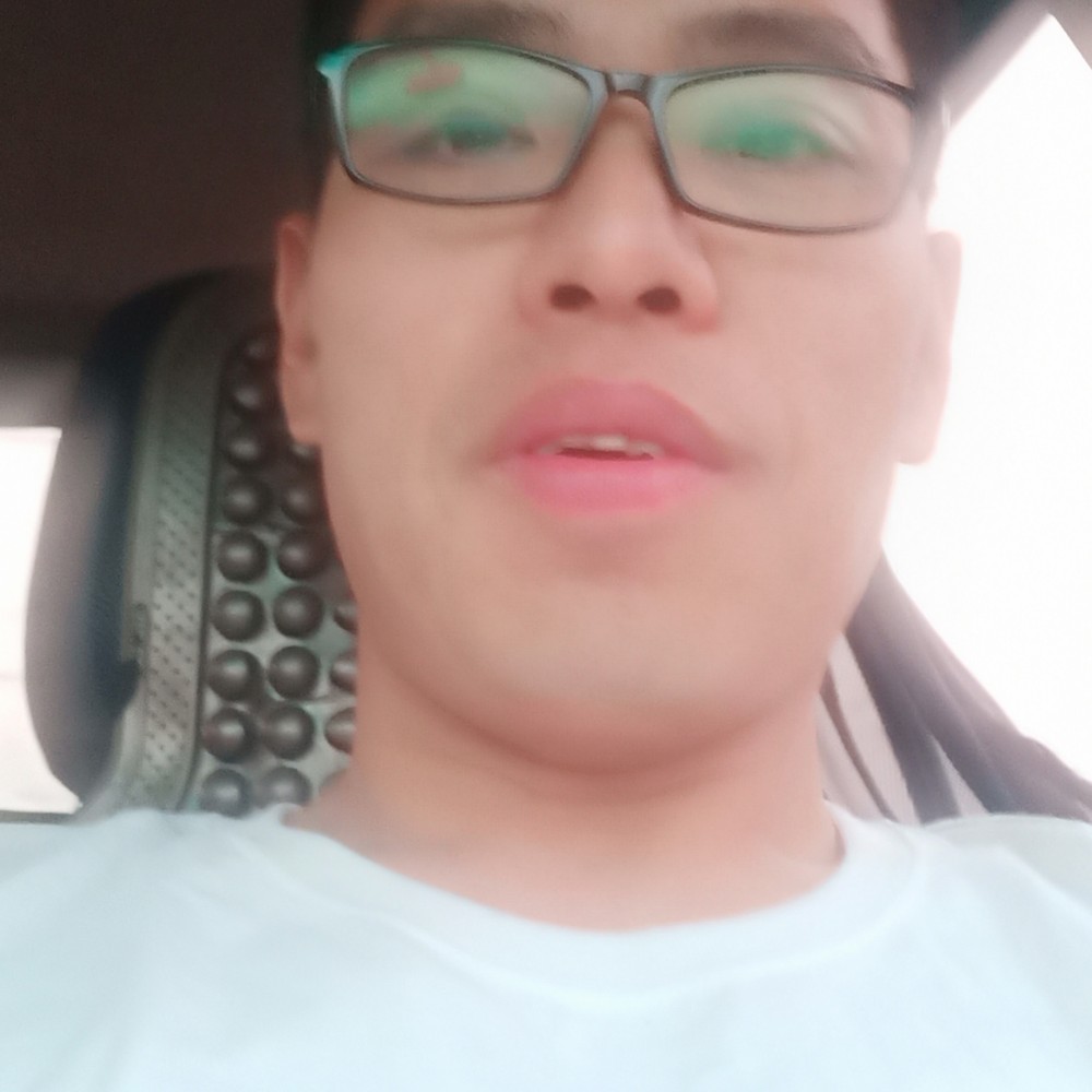 香烟蹙眉曾经的照片