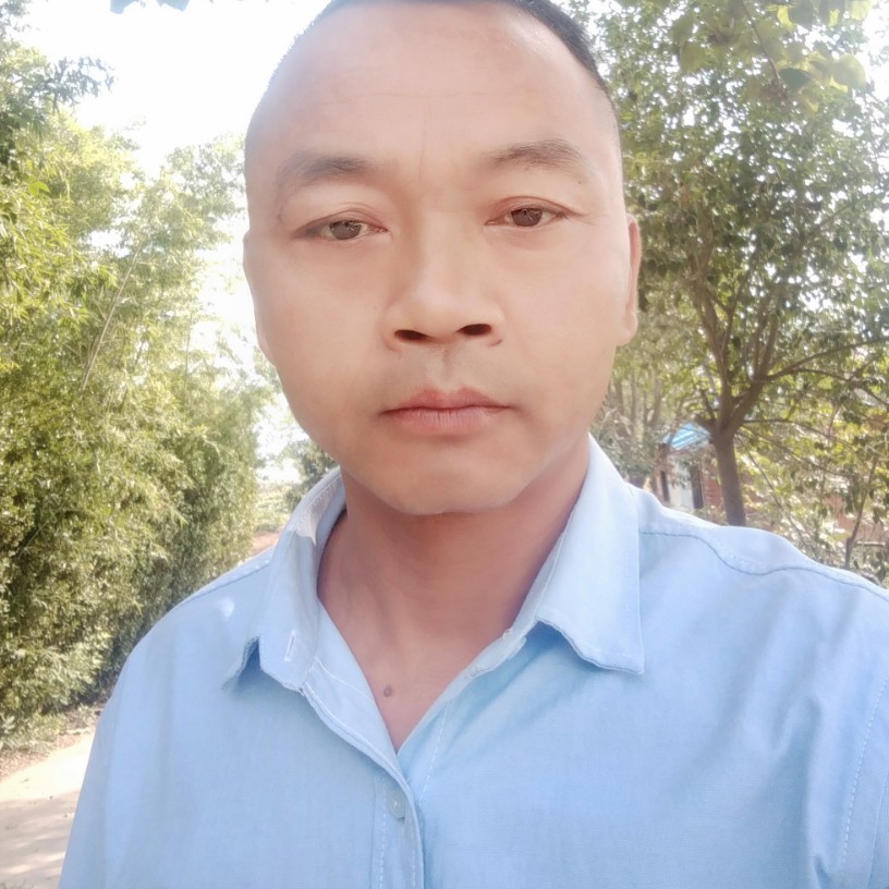 矜柔倾心稳重的照片