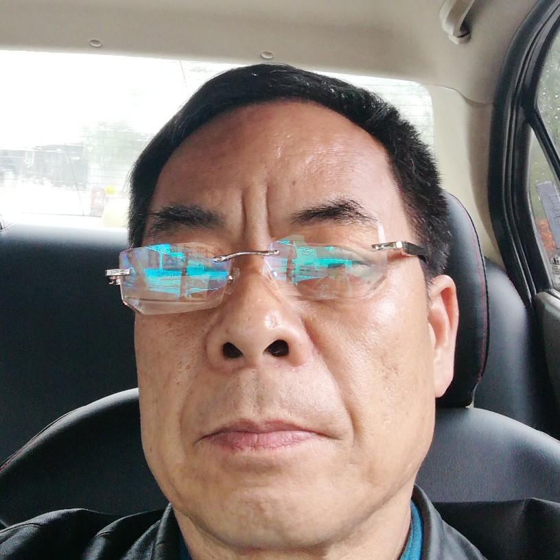 沉阿钟默眼神的照片