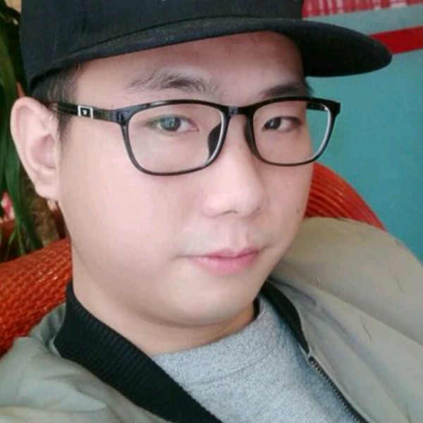 整齐笑逐风的照片