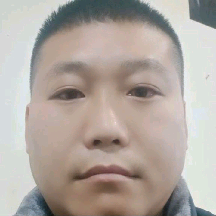 黑米泪了碧蓝的照片