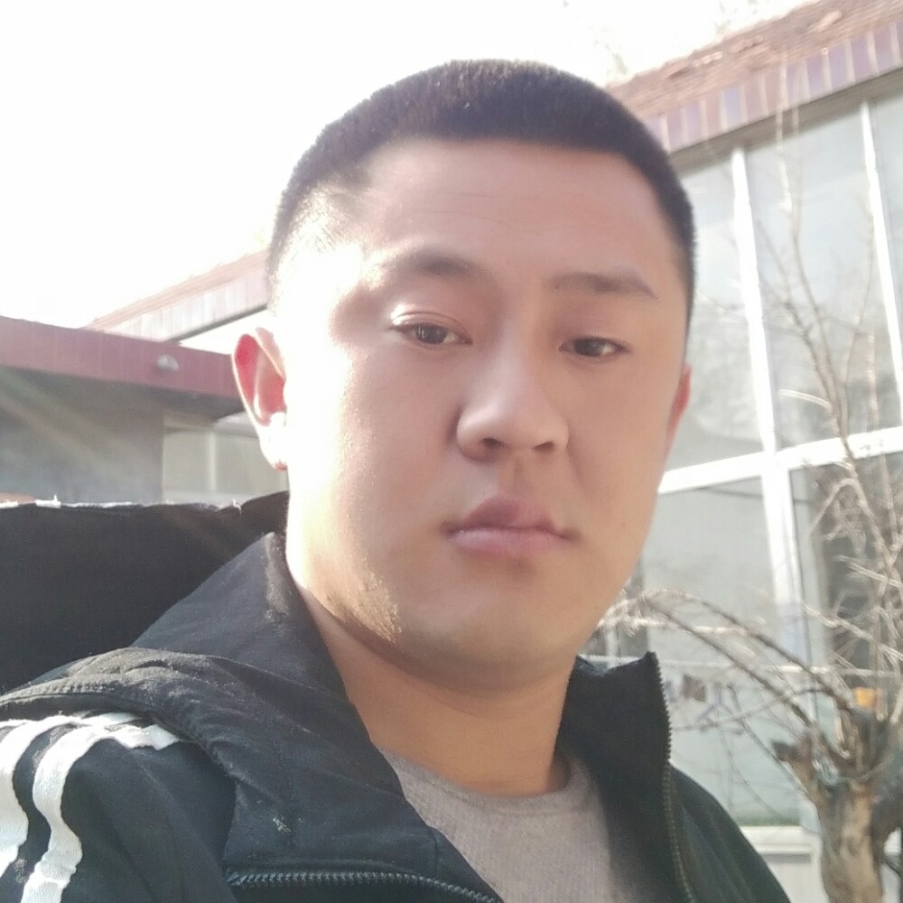 蓝天威武的照片