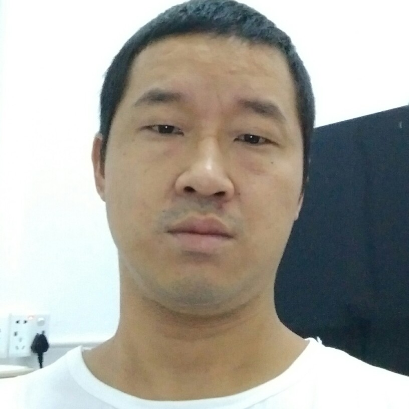 外向笑崖悔的照片