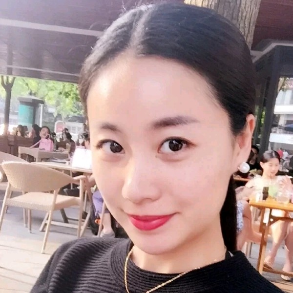 烈焰的红唇的照片