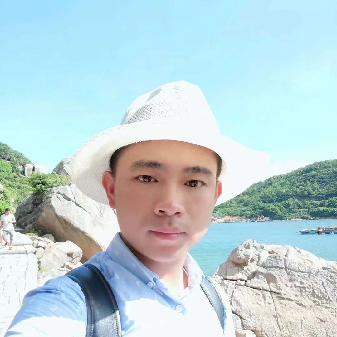 找一棵开花结果树的照片