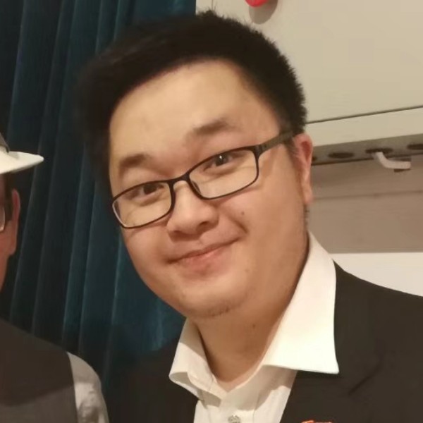 阿富已减肥的照片