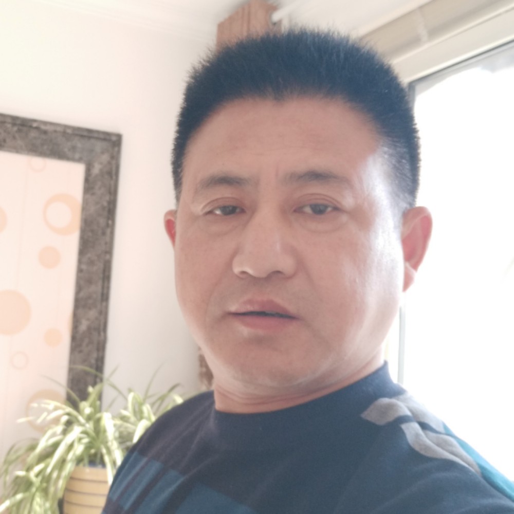 流年的等待绿草的照片