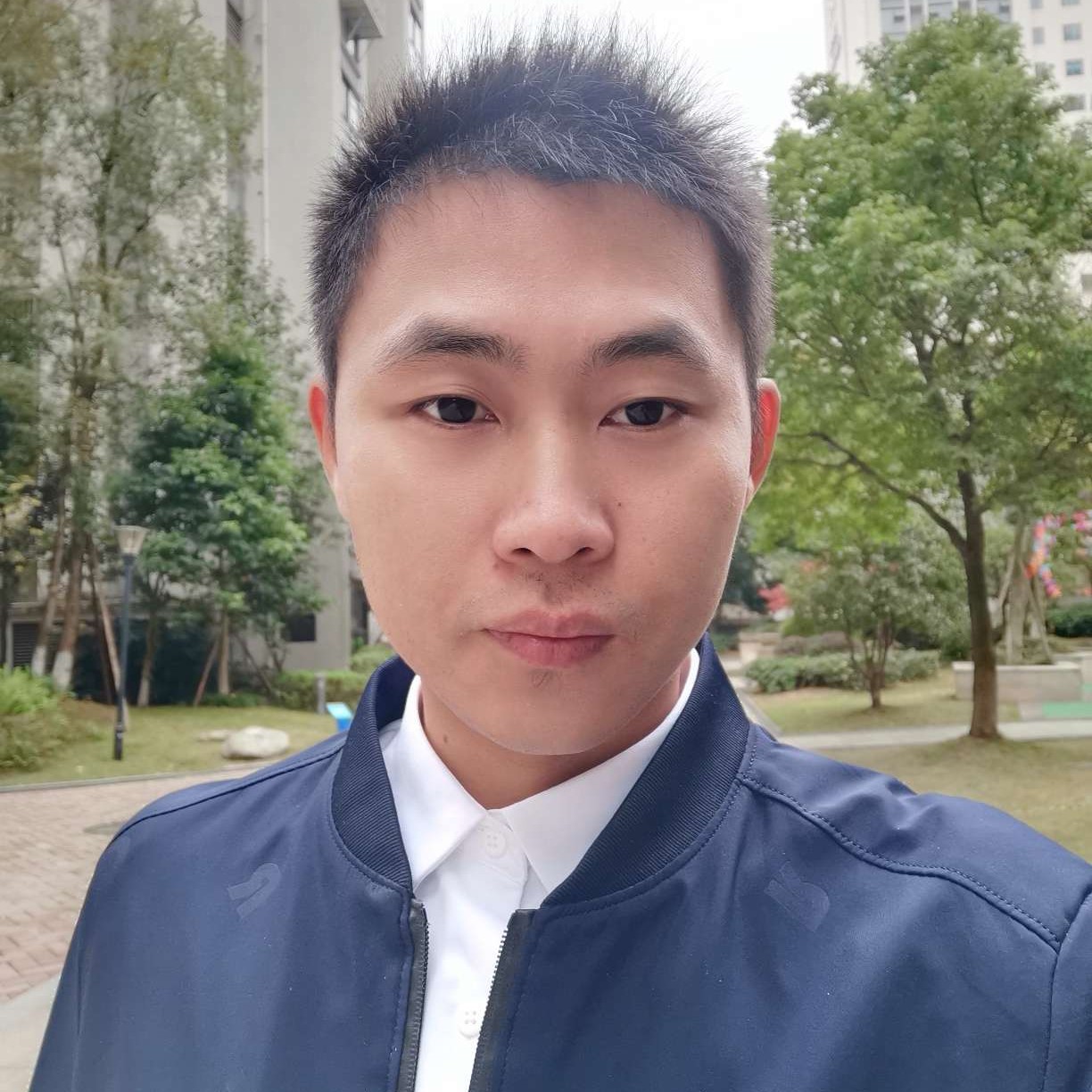 冷静就台灯的照片