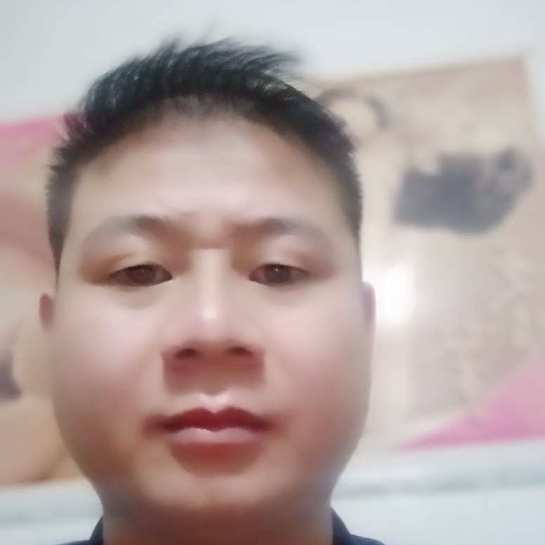 淡然踢红酒的照片