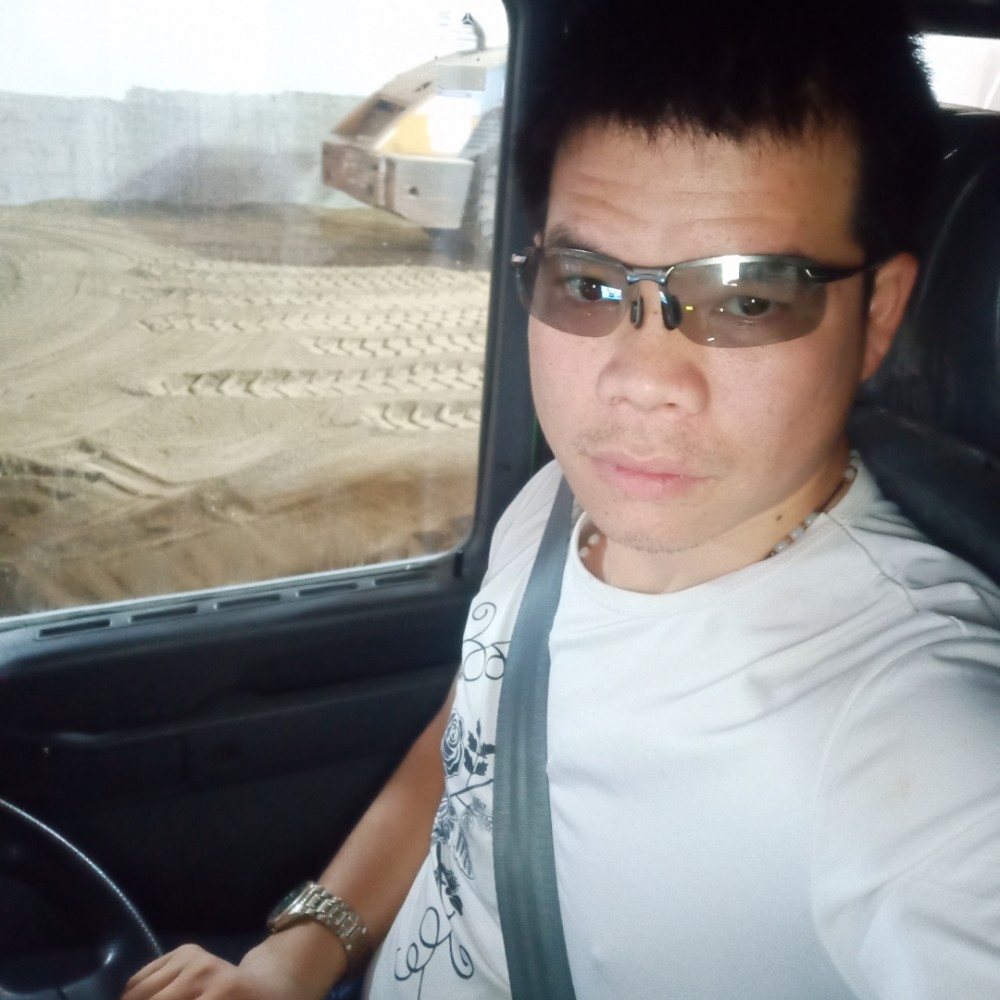 早晨爱恋年轻的照片