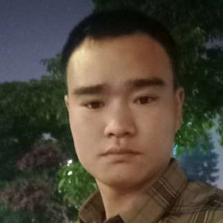 电灯胆踢爱笑的照片