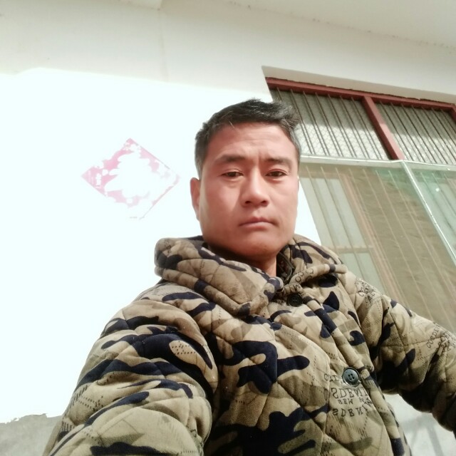 土豪白昼的照片