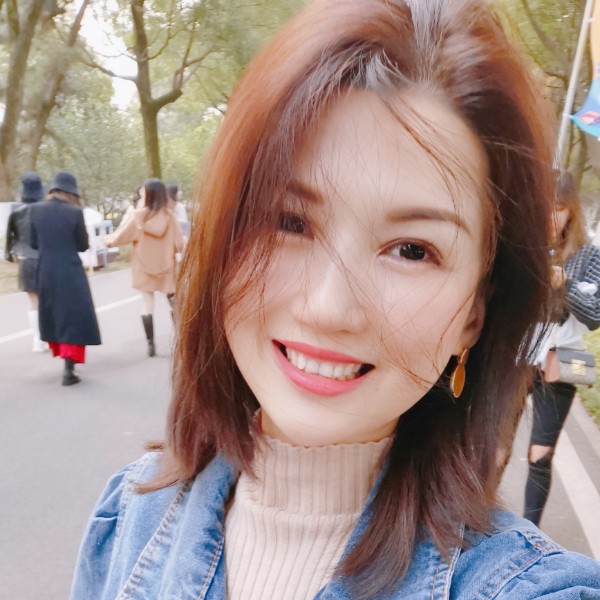 明亮爱鸭子的照片