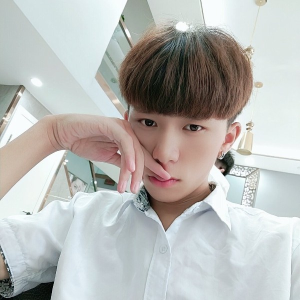 还单身给玫瑰的照片