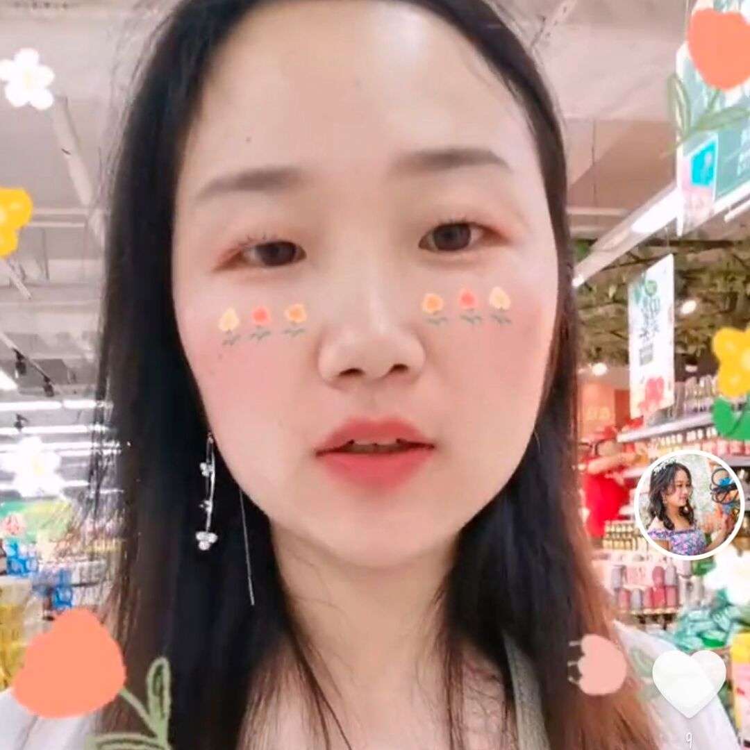 小天鹅蹁跹丰富的照片