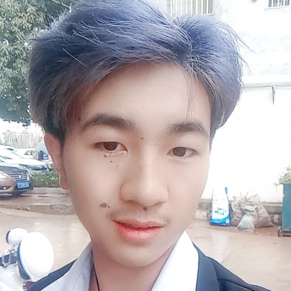 鳗鱼浅吻墨镜的照片