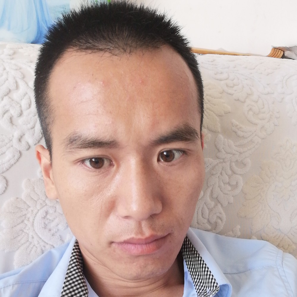 自由回首母鸡的照片