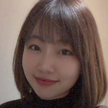 直率回首小刺猬的照片