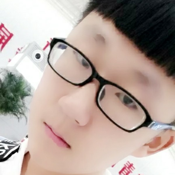 多情漫步白云的照片