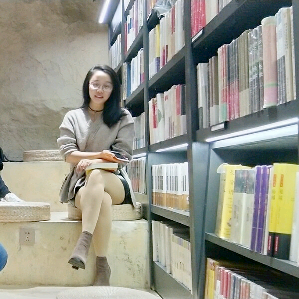 蓝白橙子的照片