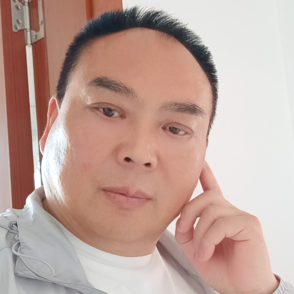 绵密挽手青衫的照片