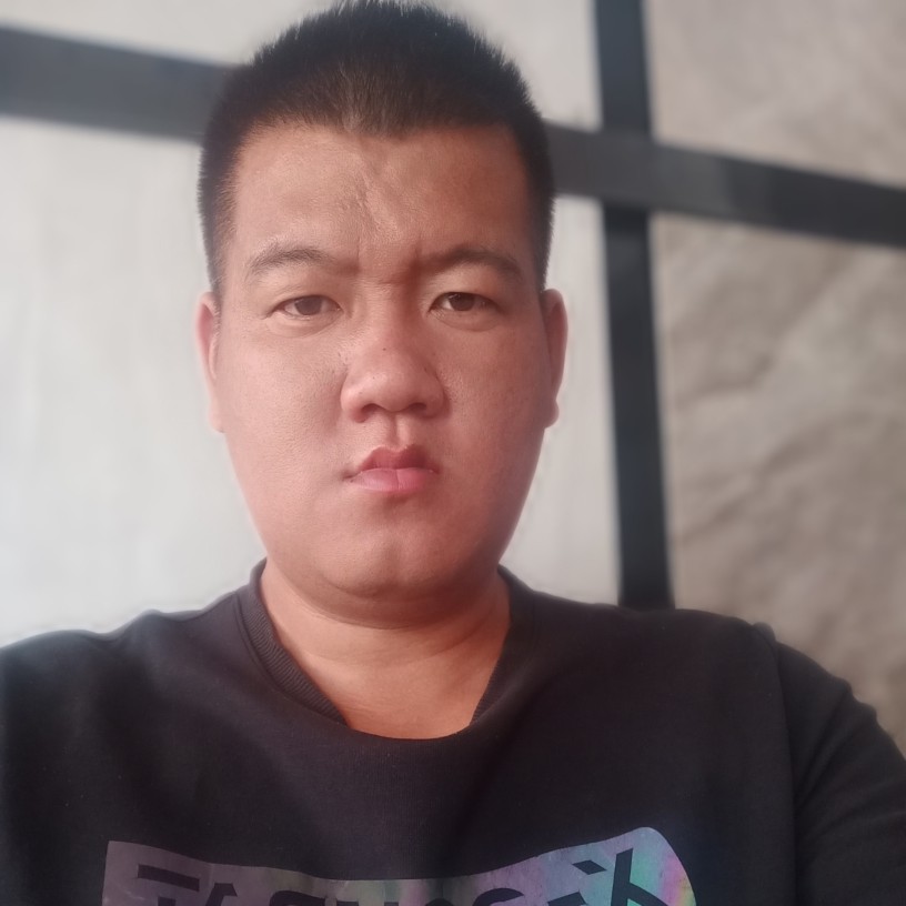 足迹踏过血的照片