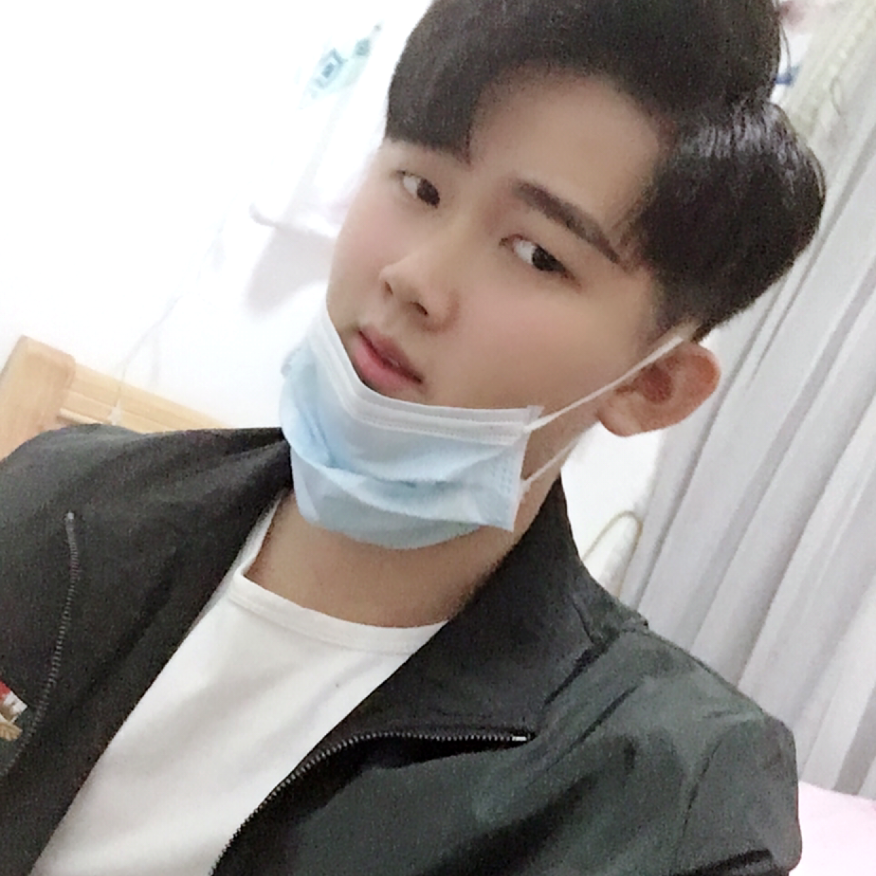 龙洞第一扎男的照片