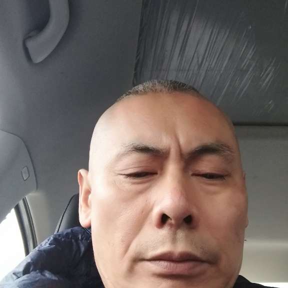 幸福蹙眉霓裳的照片