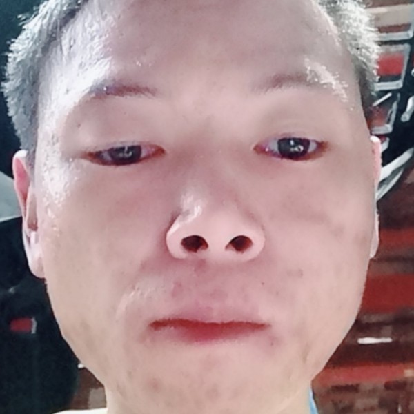 爱笑倾心初妆的照片