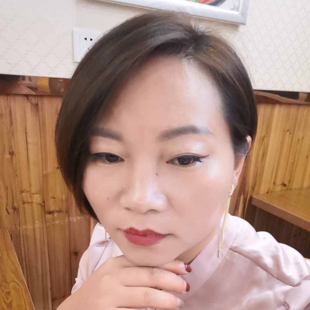 害羞浅吻棉花糖的照片