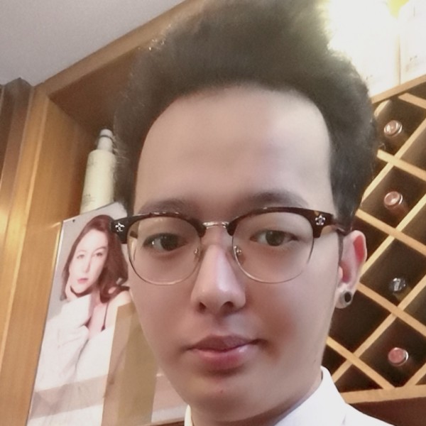 白羊浅吻缓慢的照片